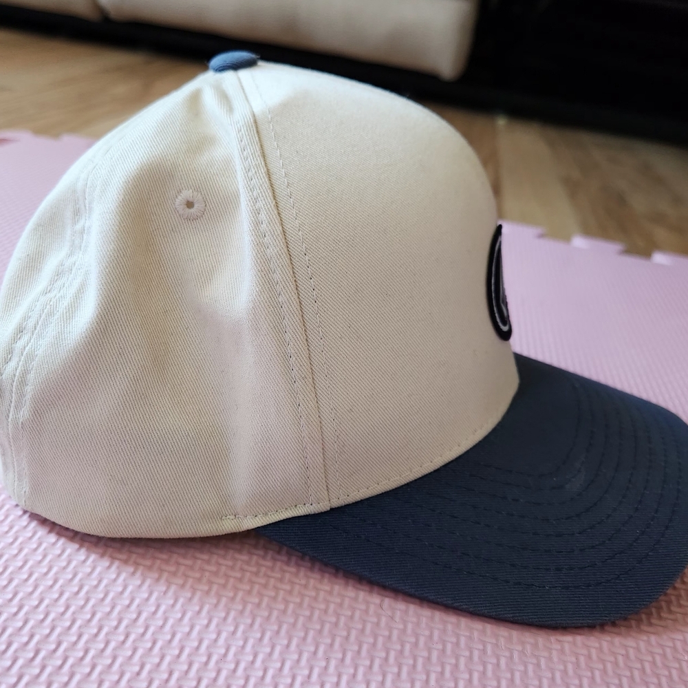 Volcom snapback - Picture 2 of 4